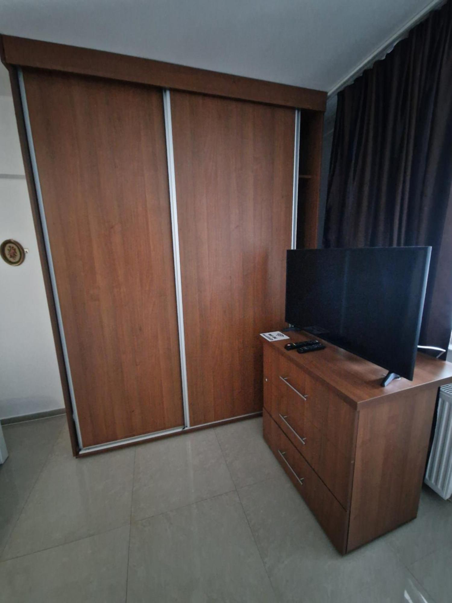 Nikolasstudiocenter Πλοέστι Εξωτερικό φωτογραφία